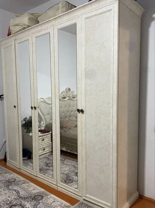 Спальный гарнитур