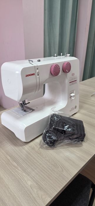 Швейная машинка Janome