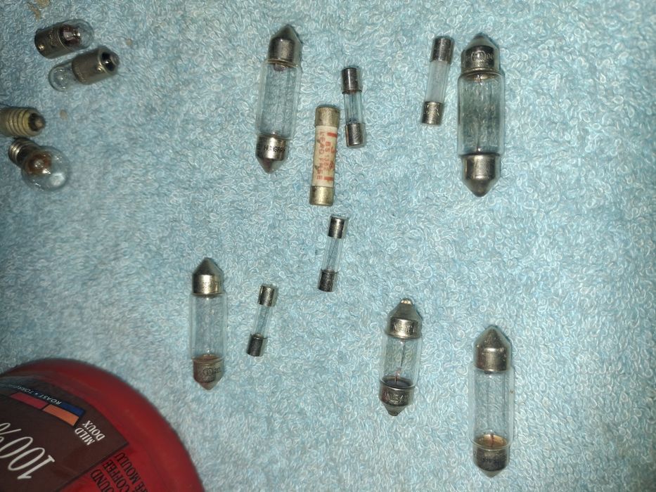 Becuri led si halogen auto sau moto