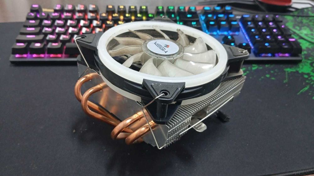 Низкопрофильный кулер для процессора