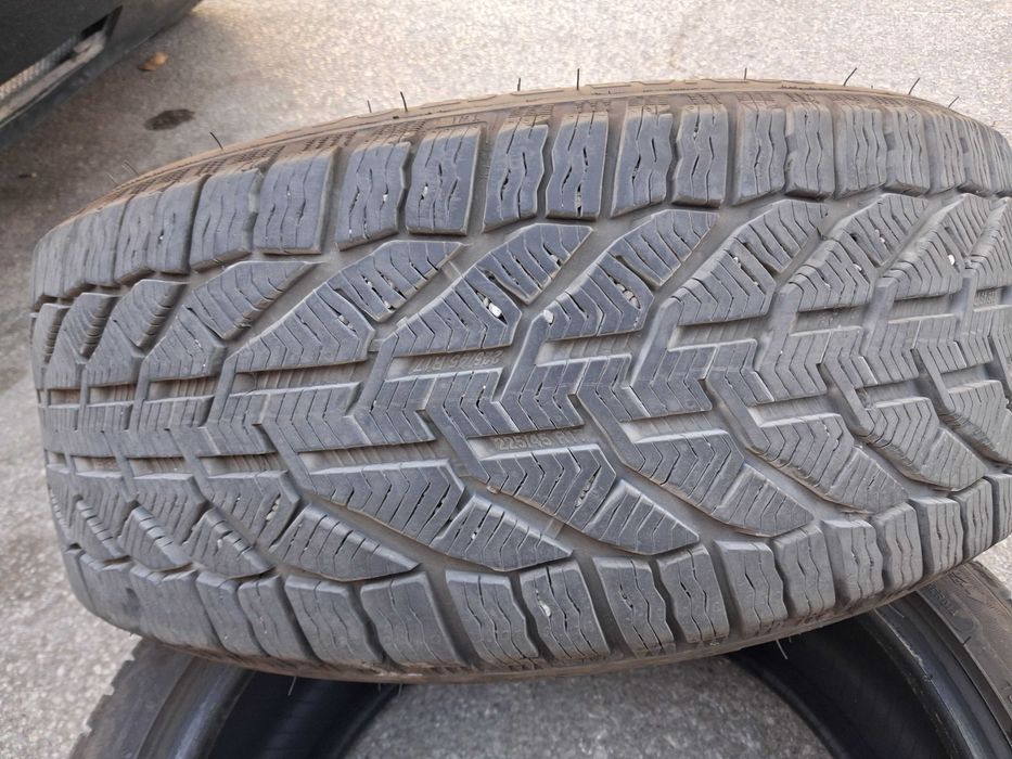 Зимни гуми 225/45 R17
