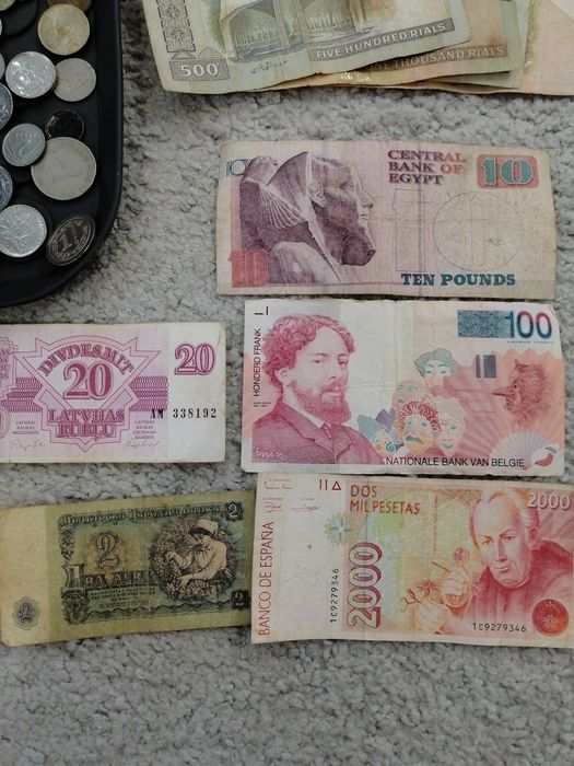 Продам монеты и боны разных стран.