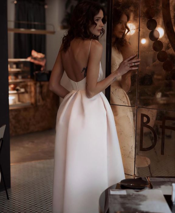 Нежное белое платье