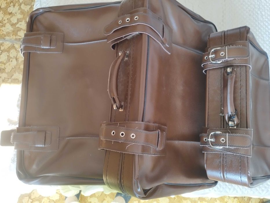 Продавам нови кожени куфари