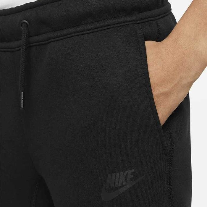 Оригинална долница Nike Tech Fleece сива или черна размери 158 и 170см
