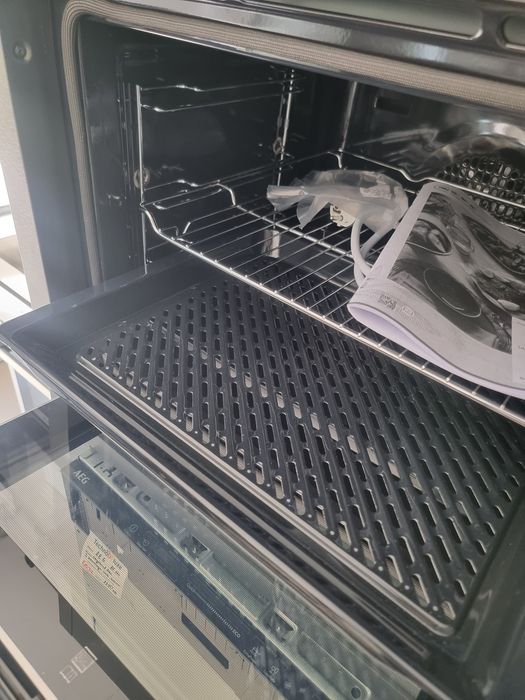 Фурна за вграждане NEFF B6AVJ7AG3 с Пара, Пиролиза и Slide&Hide врата