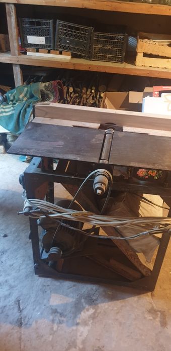 Ustanòk taxta kesadi