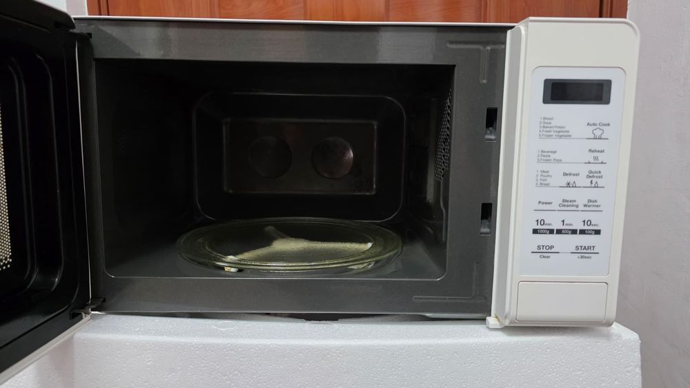 Cuptor cu microunde Daewoo KOR-6M1BW – 800W, 20L