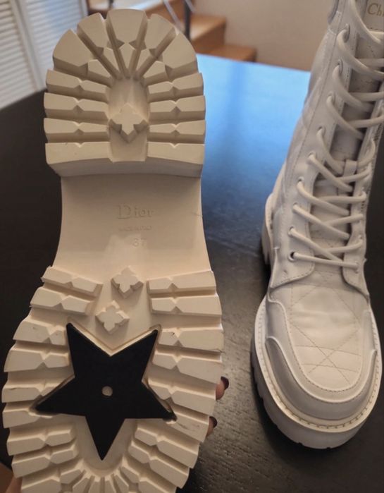 Bocanci ghete dior albi cu cutie si saculeti