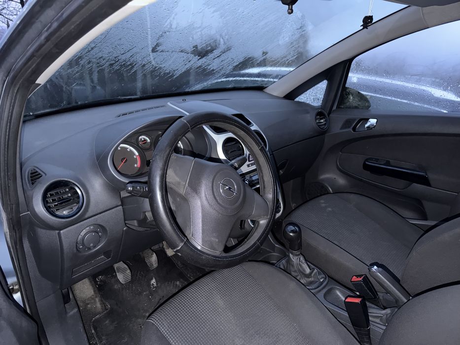 Dezmembrez Opel Corsa 1.3 cdti(fara catalizator)