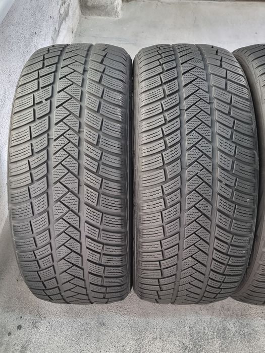 "Dot 23" 245/45/19 Vredestein 4Броя: 650лв 6.8мм