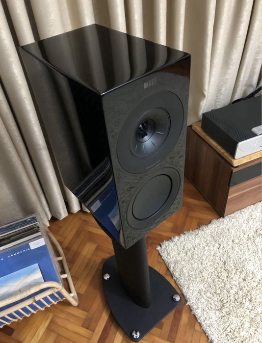 Vand Boxe KEF R3