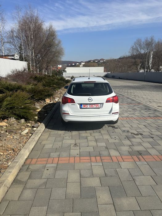 Opel Astra J ~ 2013 ~ 1.7 Diesel ~ Parktronic ~ Cârlig ~ Euro 5