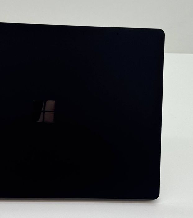 Microsoft Surface 4 — i5 1145G / 512GB NVME M2 SSD / 16GB LPDDR4X 4267
