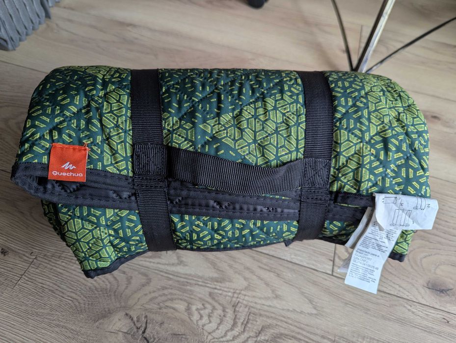 Patura QUECHUA XL Drumetie/Camping/Picnic 210 x 170 cm verde molid