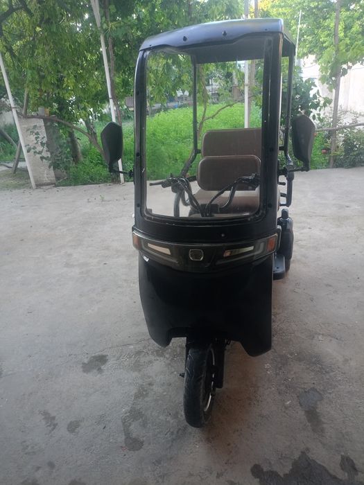 Sukutiir yaxshi oila b-n minib yirishga juda qulay
