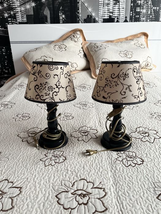 Продавам шалте запспалня в комплект с две нощни лампи