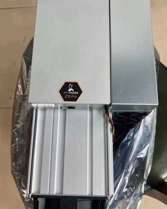 BITMAIN Antminer Z15 Pro 860k/sol 2780W Miner