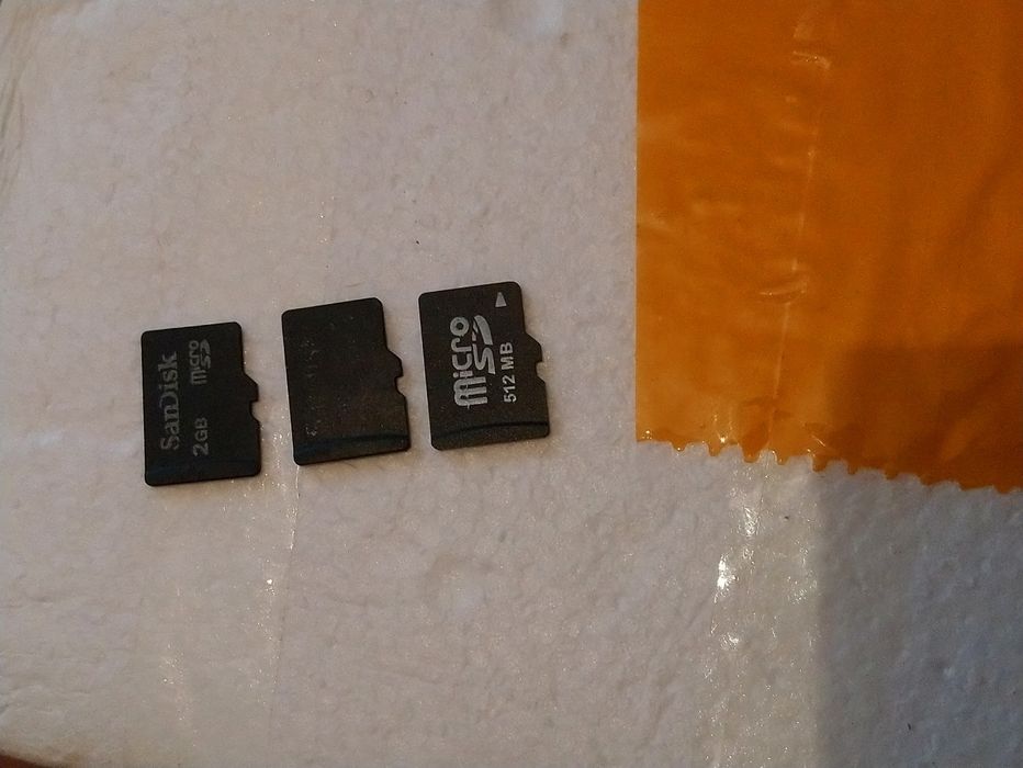 Продам  карту памяти для телефона