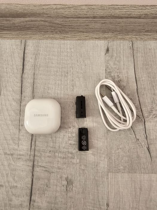 Безжични слушалки Samsung - Galaxy Buds FE, сиви, пълен комплект с кутия