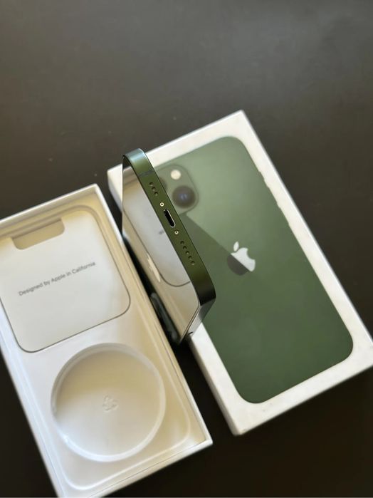 iPhone 13 в идеальном состоянии