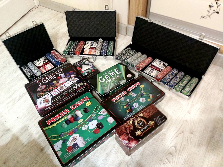 Покер в кейсах , покерные наборы.  Карты