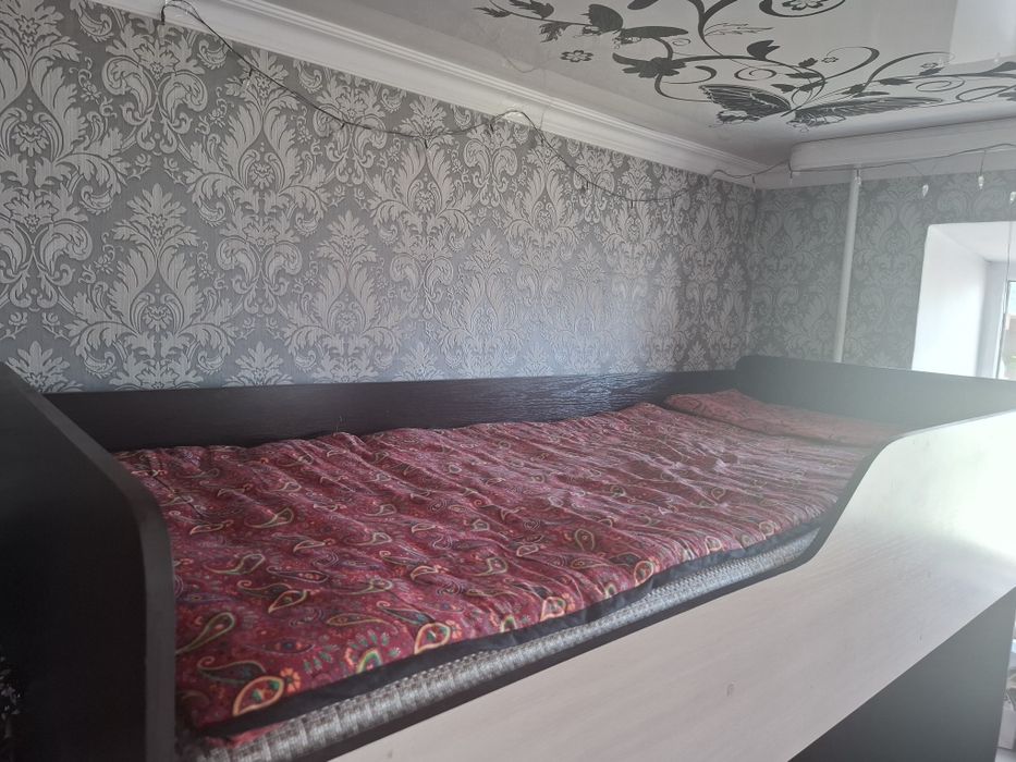 Срочно продаю двухяросную кровать