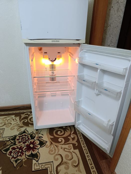 Холодильник Samsung