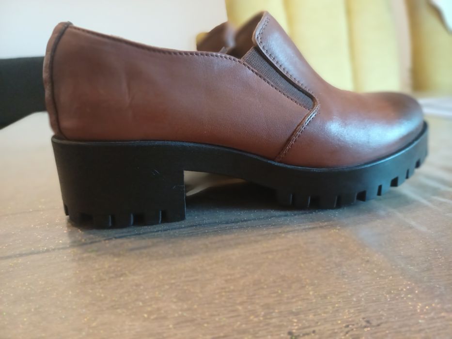 Vand pantofi piele naturala mar. 36