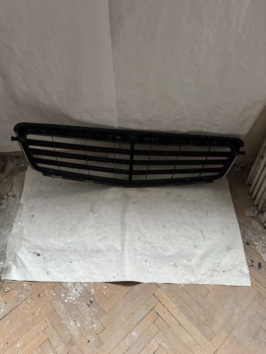 Оригинална решетка Мерцедес Ц204 Mercedes W204