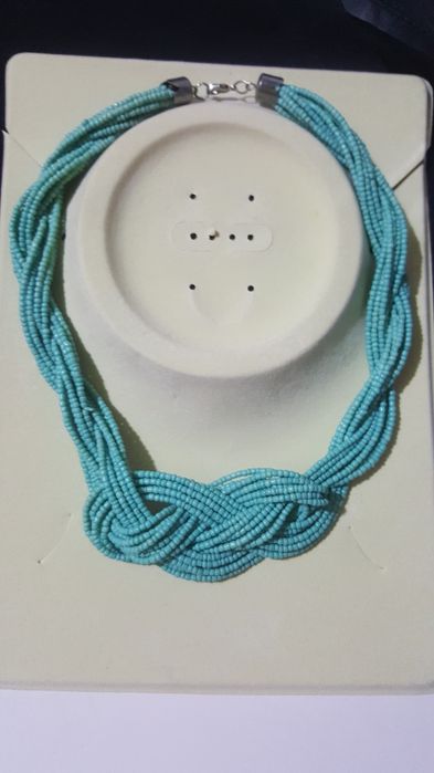 2 Колье из бисера и чокер