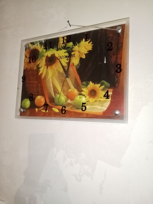 Часы настенные с подсолнухами