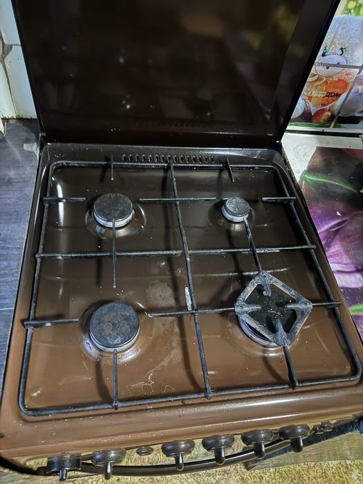 Продам газовую плиту и вытяжку