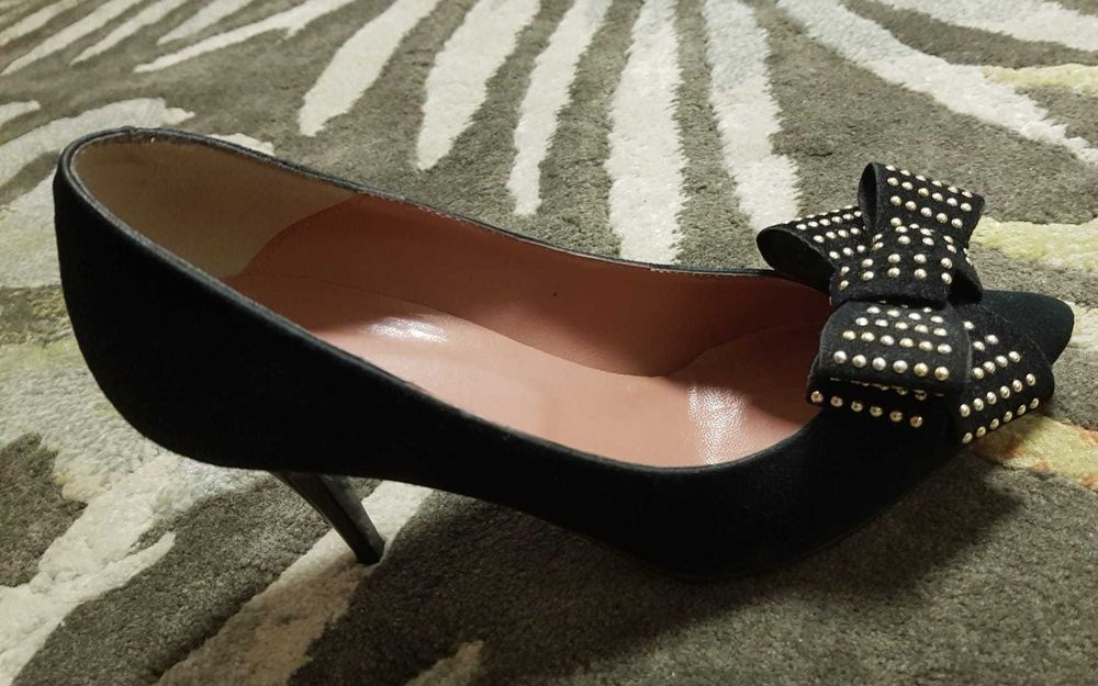 Pantofi din piele intoarsa