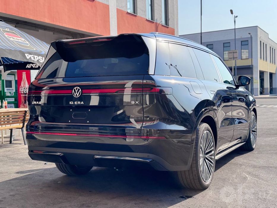 Volkswagen ID.ERA9X