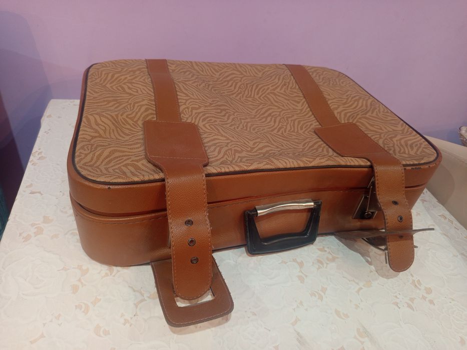 Супер - чемодан срочно .