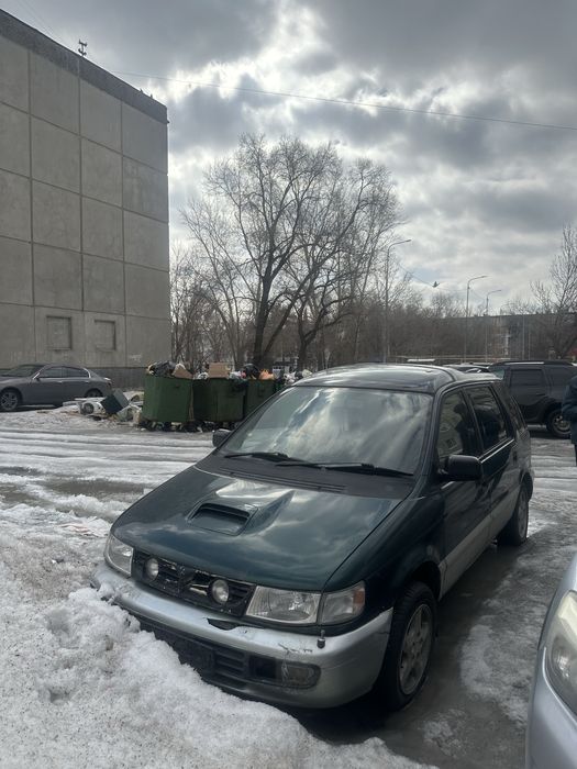 Mitsubishi Chariot 1995