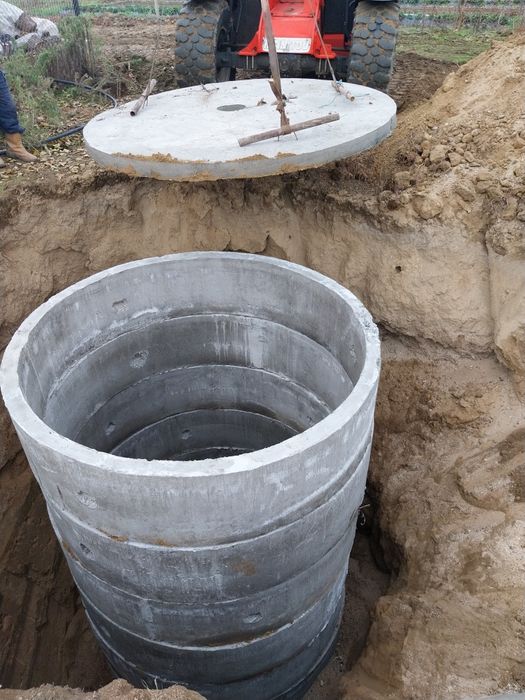 Услуги с багер ,самосвал и бобкат. Изкопаване на ями и канализации..