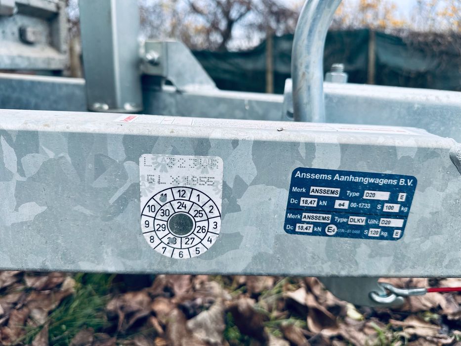 Vând REMORCĂ NOUĂ 2 tone