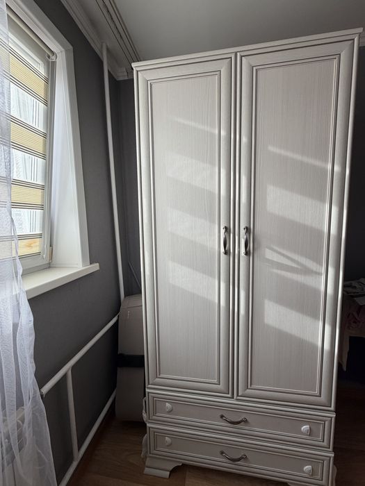 Продам шкаф с комодом