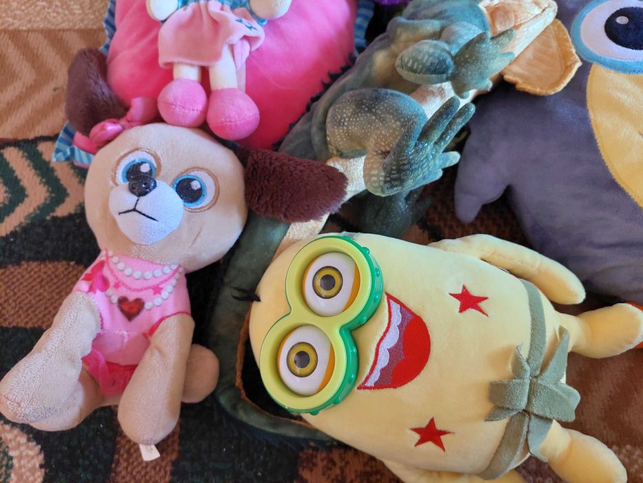 Лот от играчки за 20 лв.