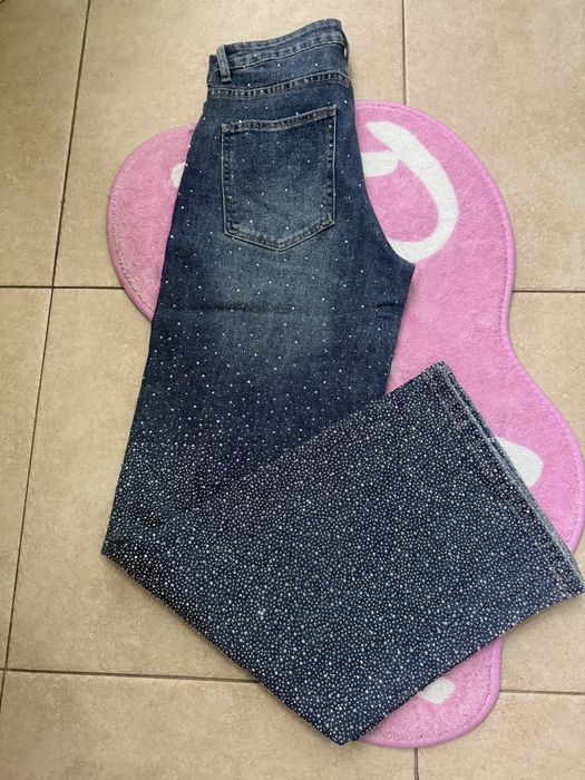 Дънки с висока талия и камъни