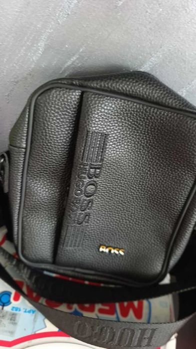 Hugo boss ,нова мъжка чанта за през рамо