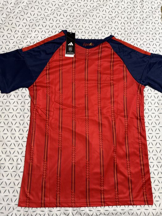Tricou Spania Cupa mondiala 2026 (simplu 125) ( cu jucator Yamal 10 sau Pedri 20 la 150)