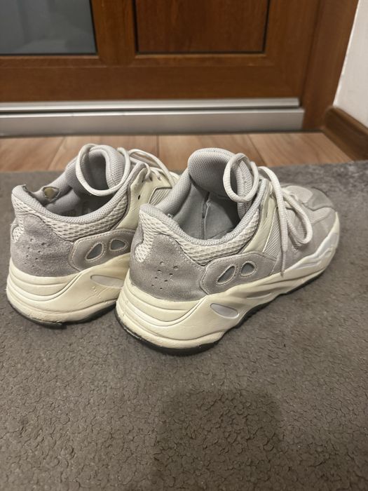 Adidas Yeezy 700 Analog