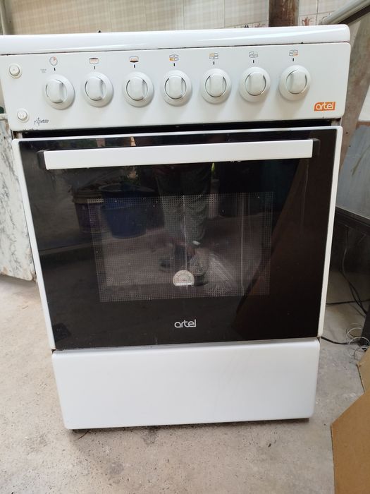 Продается газовая плита Artel