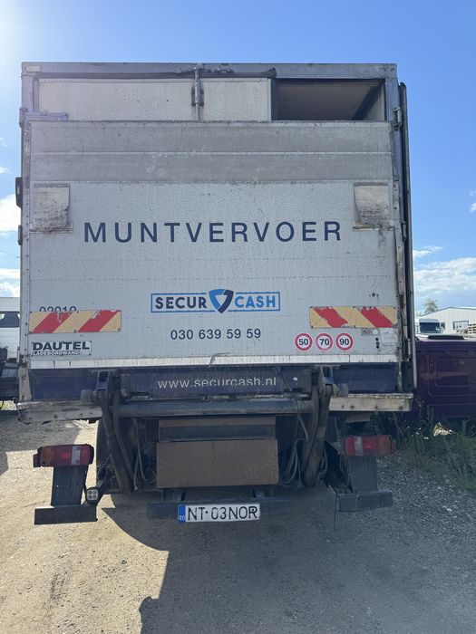 Scania  D94. 220 frigorific