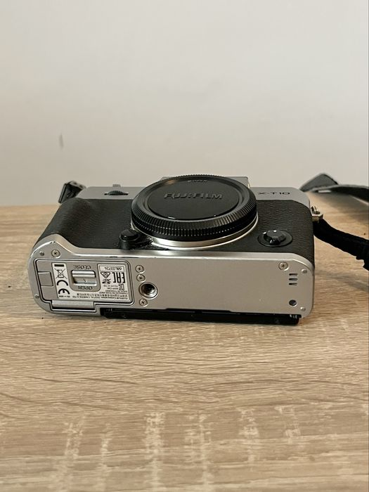 Fujifilm X-T10 body funcțional, ecran spart