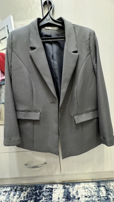 Джинсы за 3500,2800 тг