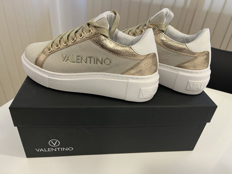 Дамски кожени спортни обувки VALENTINO